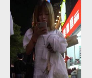 旗袍美女真空出行被拍摄