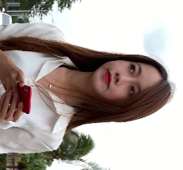 深V白衬衫美臀女神户外流出真的吗？