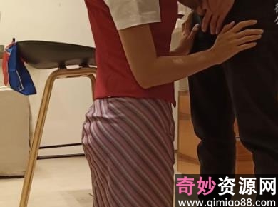 虎牙人气御姐（小雨是个空姐）空姐制服出场，身材丰满惹火诱人