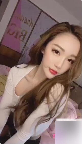 网红妹子合集：令人沉醉的时尚潮流