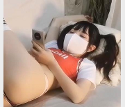 “疯狂的甜心宝贝，全自动坐桩榨汁机，让你的拉拉队长们爱不释手！”