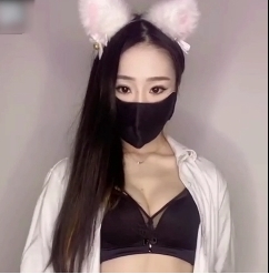 精选长腿美女淑仪的尺度打扑克