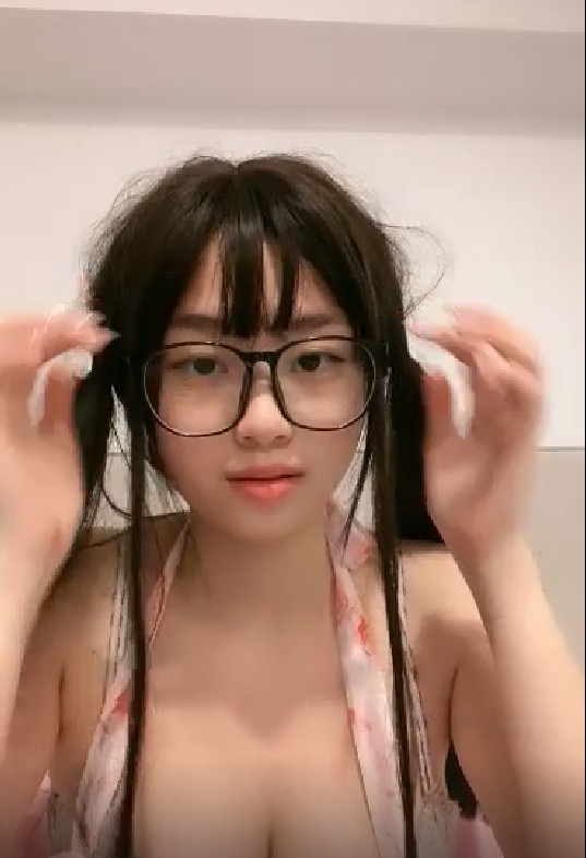 清纯女神首次露脸放飞自我视频包