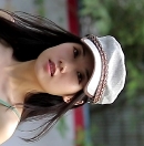 盛夏美女穿吊带短裤展示美腿的6V视频