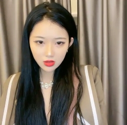 超美颜值女神徐艺诺的古灵精怪性感热舞及道具进入