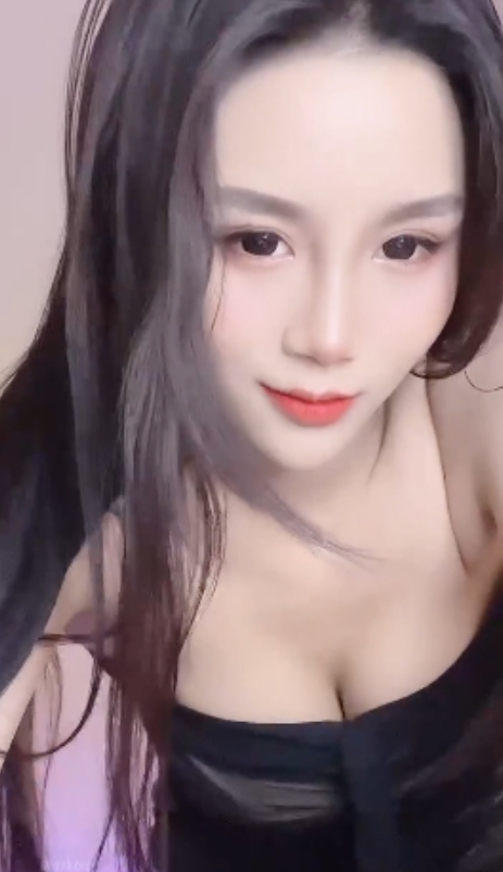 限量热舞皇后快手主播独家推荐！高价虎年限定辣条，动感诱惑无限！