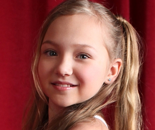 CandydollAbroraH可爱妹子泳装合集，9套视频，绘画参考，观赏背景