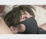 网红玩偶姐姐：《互动练习手册》黑丝身材诱人，场景互动火爆