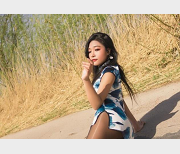 MISSLEG蜜丝钻石绅士套图：高颜值长腿美人，黑丝诱惑无边