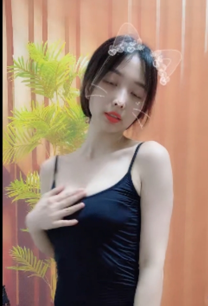 小雨檬热舞福利:收藏下载视频,漏脸精彩表演