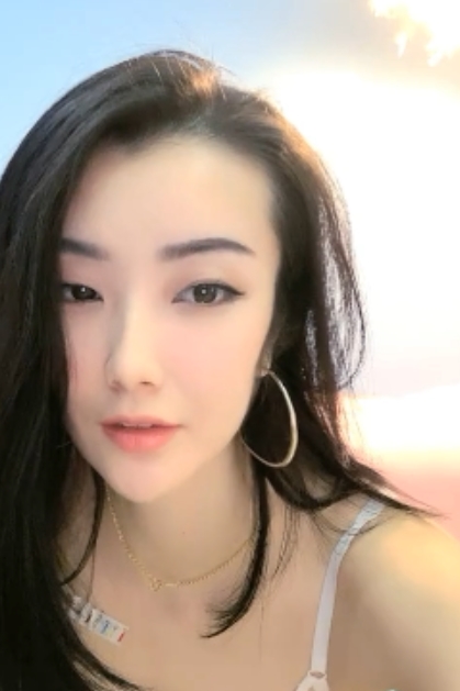 火星大妞刘语熙健身教练原创自录:蜜桃臀诱惑,高价收费私人训练,3小时44分钟1.62GB