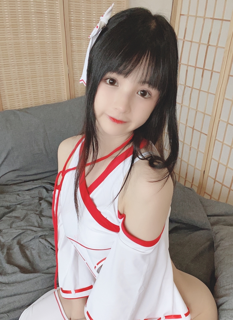 樱井宁宁COS作品下载：百度ED2K更新，围裙厨房大尺视频数量丰富