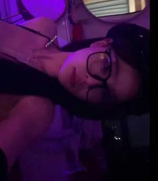 女神B&M火爆短视频上贤妗不露脸神秘诱惑，优质颜值让人心动，快来观看吧！