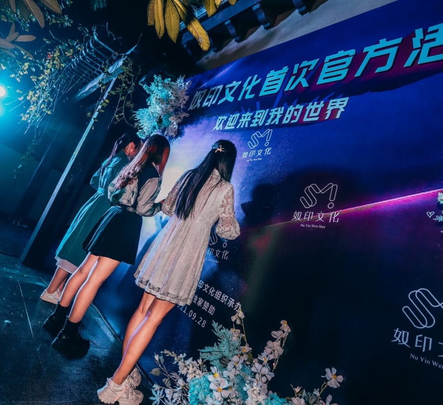 封神SM大神指教优质身材反差妹子140P51V1.3GB