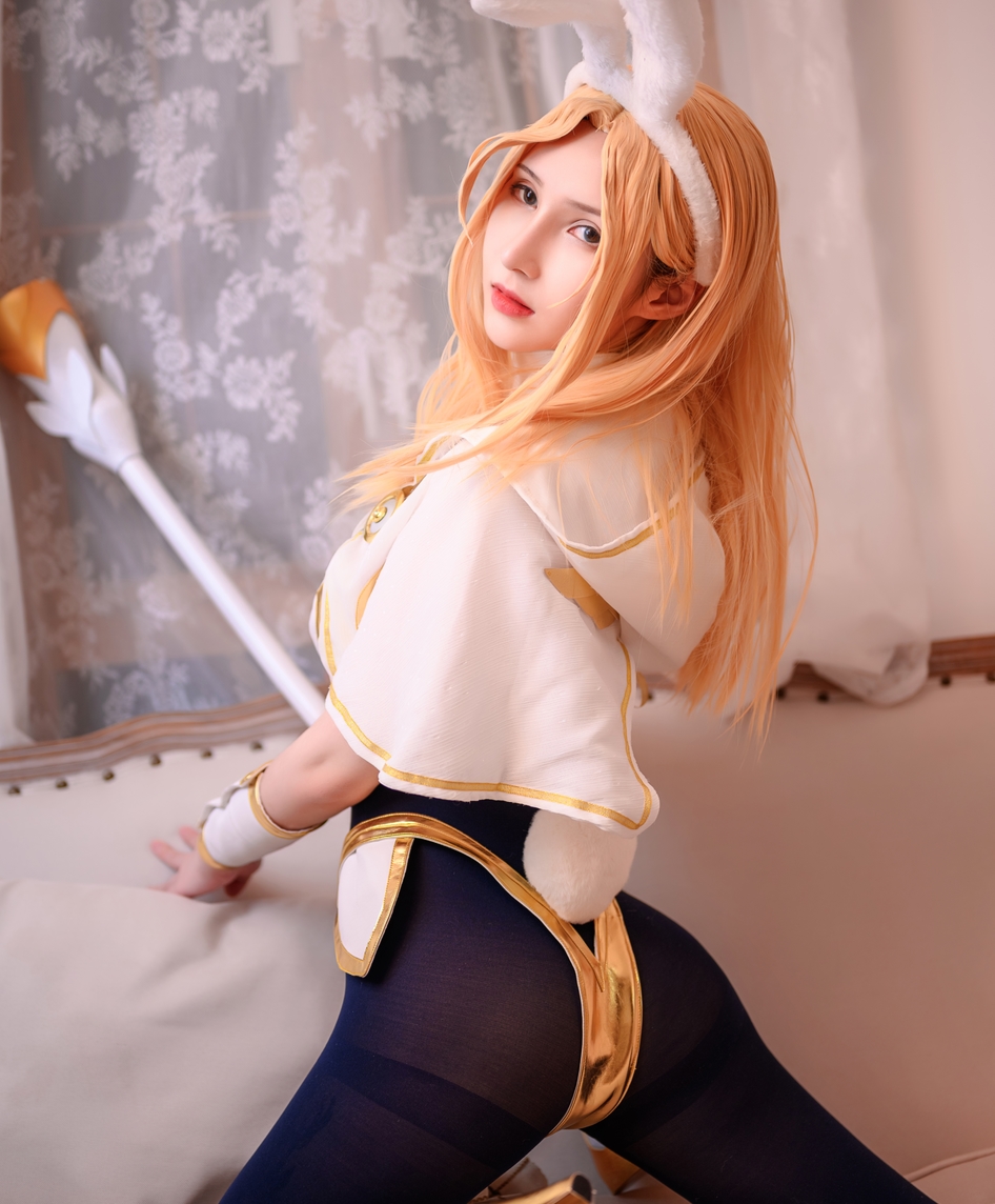 Vams子推特散图合集：黑色旗袍、兔女郎、蛇皮泳装，总大小7.08GB