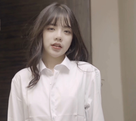 《潘甜甜绅士绝版三部曲》：百度云上的当家花旦，顶流女星，浮力姬的故事