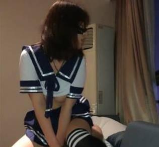 Yin推大神精选学生反差服装：渔网条纹衣、白色睡衣、丁字裤、NV、5G