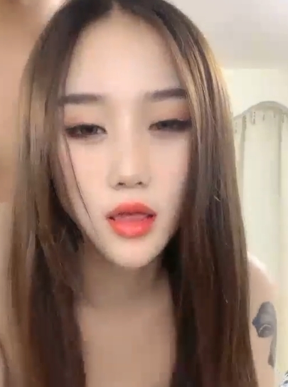 妩媚丝袜御姐安然：348v229.3g视频惊艳出场