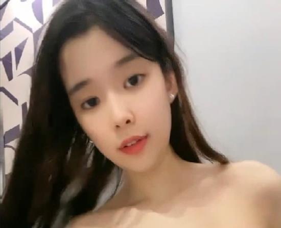 网红嘛露芽子车衣制裁，时长22分，身材性感，道具秀惊艳，重磅视频观看