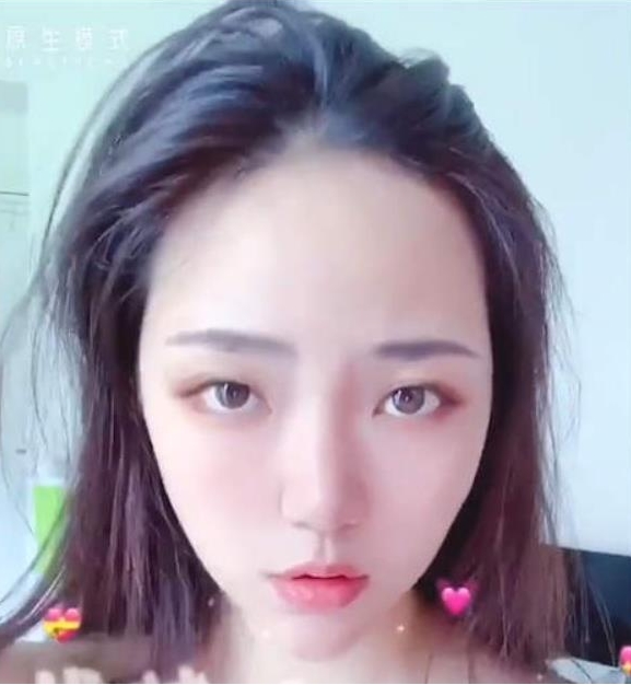 抖音诱惑小巨蛋：露脸有尺度，kouhuo打粑粑