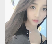 引了众多观众的目光。TS思涵31V3.1G，颜值身材棍子一应俱全，绝对让你大开眼界！