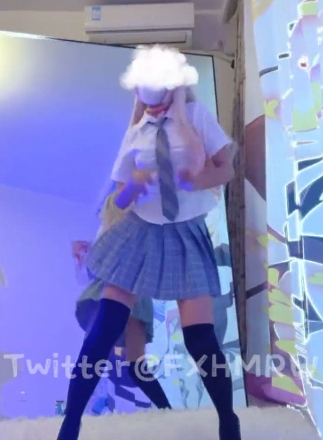 小仙云热舞合集：露脸福利姬dvdp+32g，百度盘限量