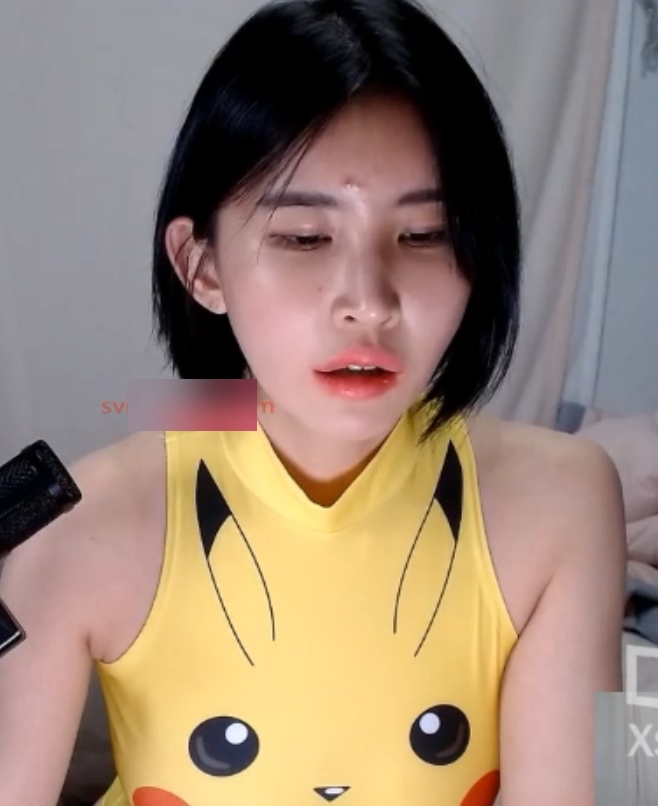 韩国主播ekgp：H级丰乳胖臀御姐甩奶按摩，17.4GG高清视频火爆网络