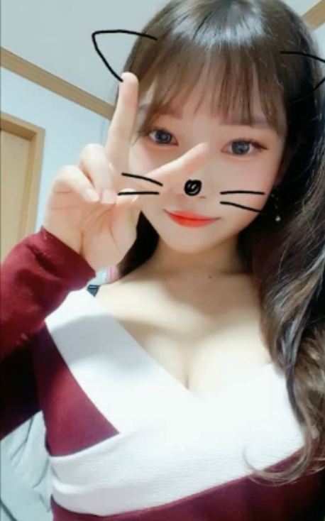 韩国主播鹿小姐deer98：游戏攻略专家，视频收藏达184个