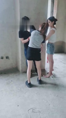 奶酪S4S工地群殴跟踪狂四视角版视频大小544*960，时长63+62+62+62分钟