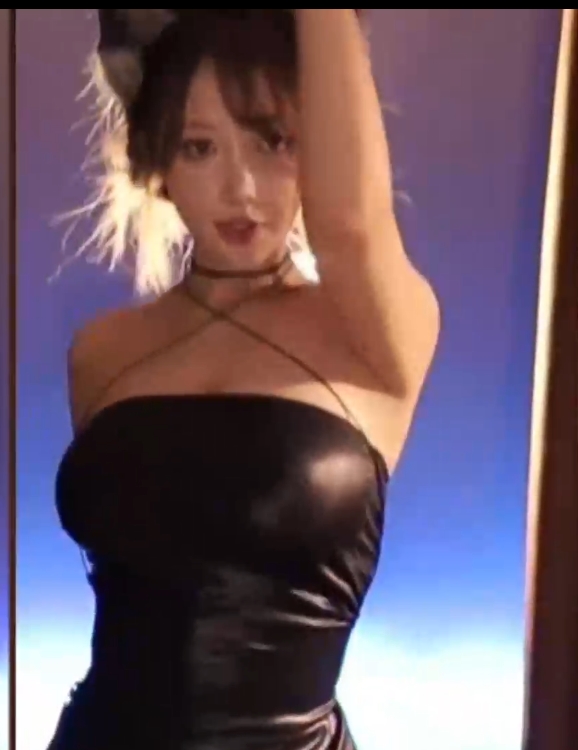 Minana呀米娜热舞混剪精选，11段视频1.28GB，性感服饰展现魅力，专业制作解压观看