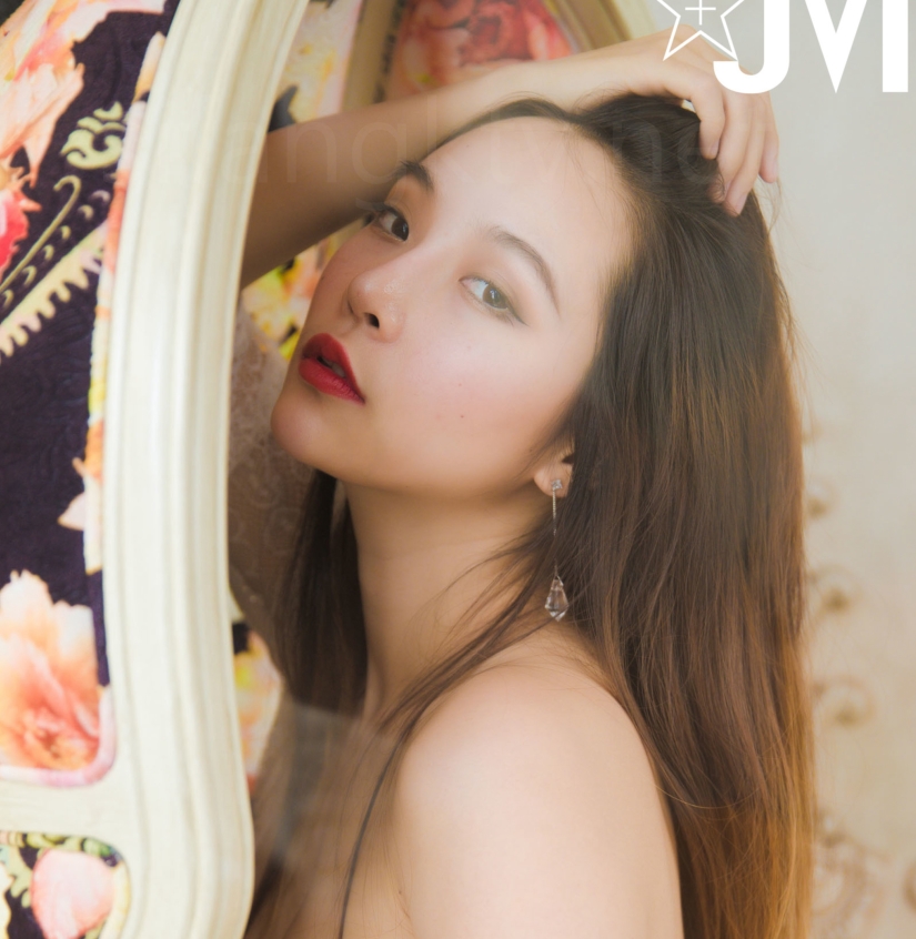 根据您提供的内容，为该商品取一个```plaintext[自行打包]jenny孙禾颐作品合集+粉丝超大尺福利JVID[多V多人游+14.3GB][百度盘]```这个标题包含了关键信息和视频大小/数量，同时经过润色，希望符合您的要求！