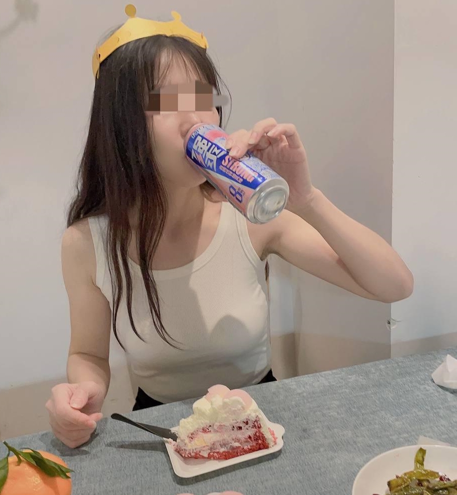 深入了解这枚珍贵戒指的历史和价值，同时感受到Giao哥的个人魅力。收藏爱好者和爱情故事追求者都不容错过这个大小为2.58g的视频。