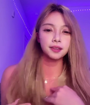 疯狂抖音美女系列最新更新，主角小明展现魅力，视频数量众多，画质清晰，存储在百度盘上！