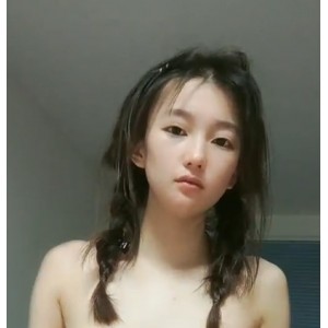 引起了一些关于电影评价的讨论。通过她的视频，观众可以看到她对各种话题的独特见解，也能够感受到她对生活的热爱和对知识的渴求。如果你也对学习和生活感兴趣，不妨来关注一下这位十柒学姐的视频吧！