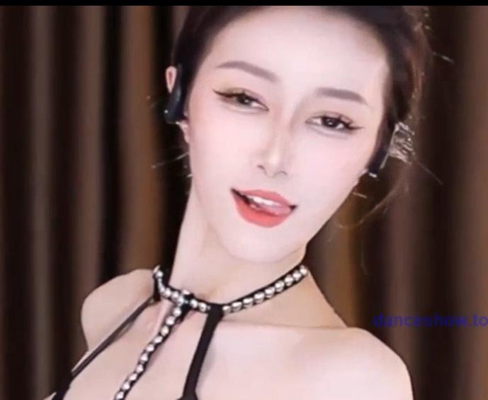 网易钱兜兜万元定制舞蹈视频：完美诱惑