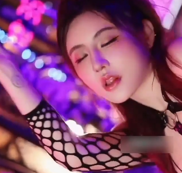 挑战自信女玩弄搜查官费爵娜