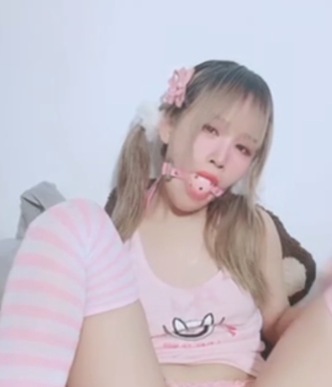 露脸福利姬小鹿酱最新合集385V26G，补百度去重新增