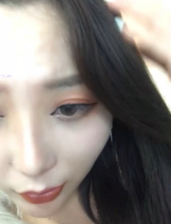 主播快手福利雅君Baby一对一最新合集1V2.76G，文件多重压缩有效