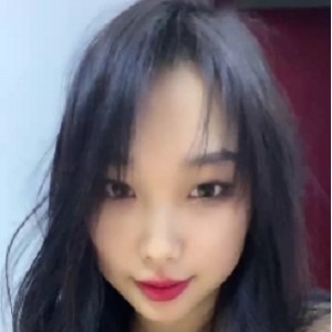 丝足羞辱平台小X大王最新合集53V21.4G，专注足部魅力