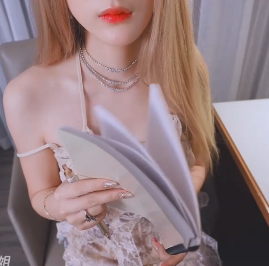 反差女神FortuneCuttie最新合集40.5G，百度ED2K饼弄姐姐，更新收藏1634