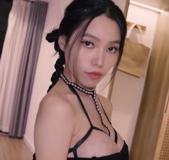 黑裙高跟模特自拍合集1V1G24M，酒吧故事正片