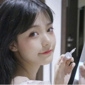 网红快手甜美吃货旺财线下合集17.9G，魅力无限，快来体验！