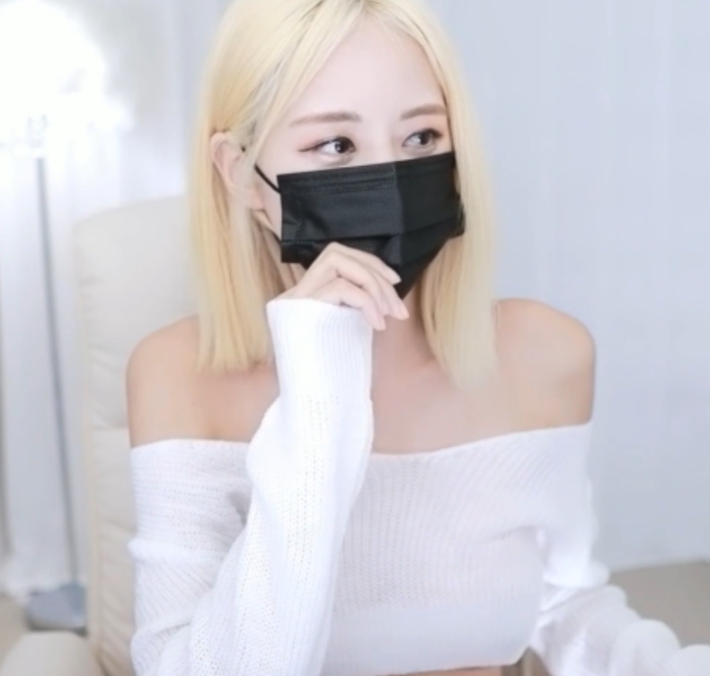 推特吴月有尺度主播合集80部44800MB珍藏版