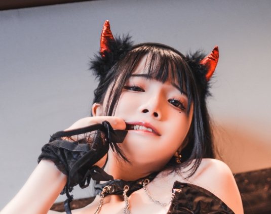 OnlyFans落落Raku呐喊COS大作28套13G