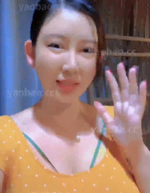 太诱人了李雅车模合集80部38.4G推特视频