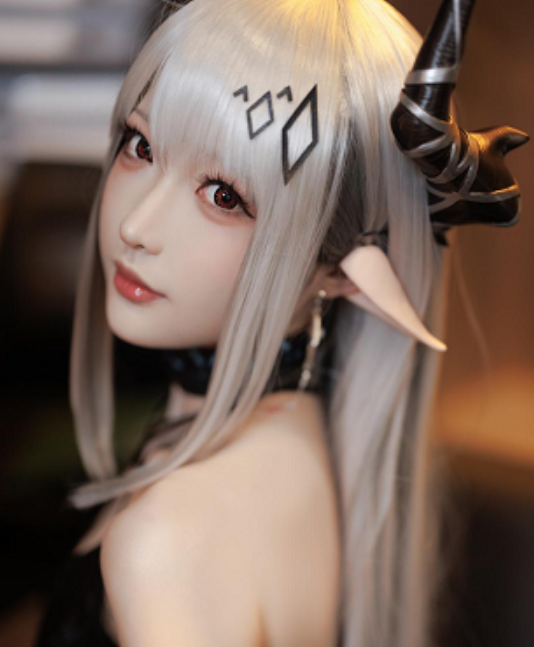 某站南宫cos图集7.8G肉感诱惑99期