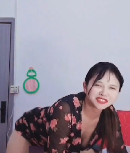 张丽深夜私密互动21V合集2.1G乖乖女榜一大哥实录快手展示