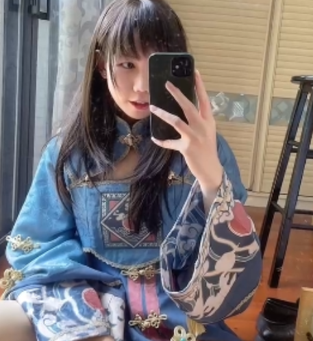 推特庶岚伪娘劲爆视频合集40V4G奶香四溢