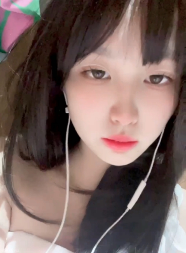 比心陪玩小雪珍藏视频合集23部9.85G双马尾福利