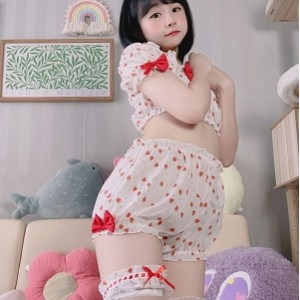 推特loliburinof三人游合集8V323MB娇嫩欲滴